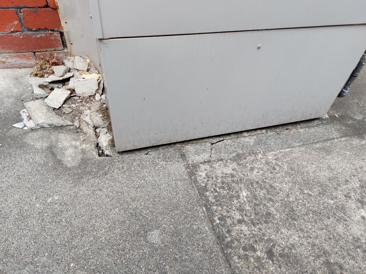 How to patch holes in outdoor concrete a... Bunnings community