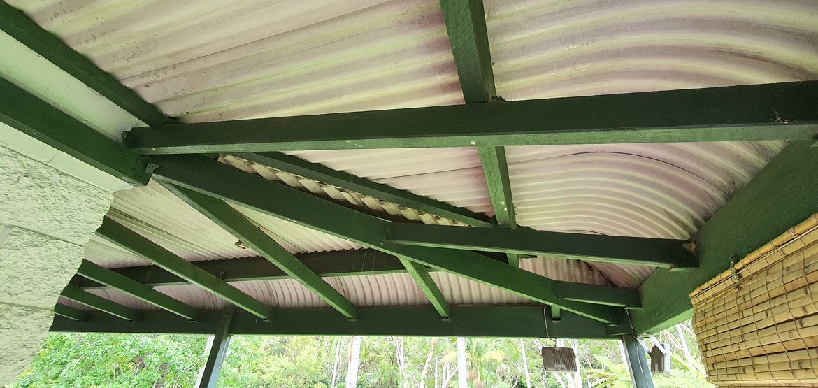 Corner with hip rafter