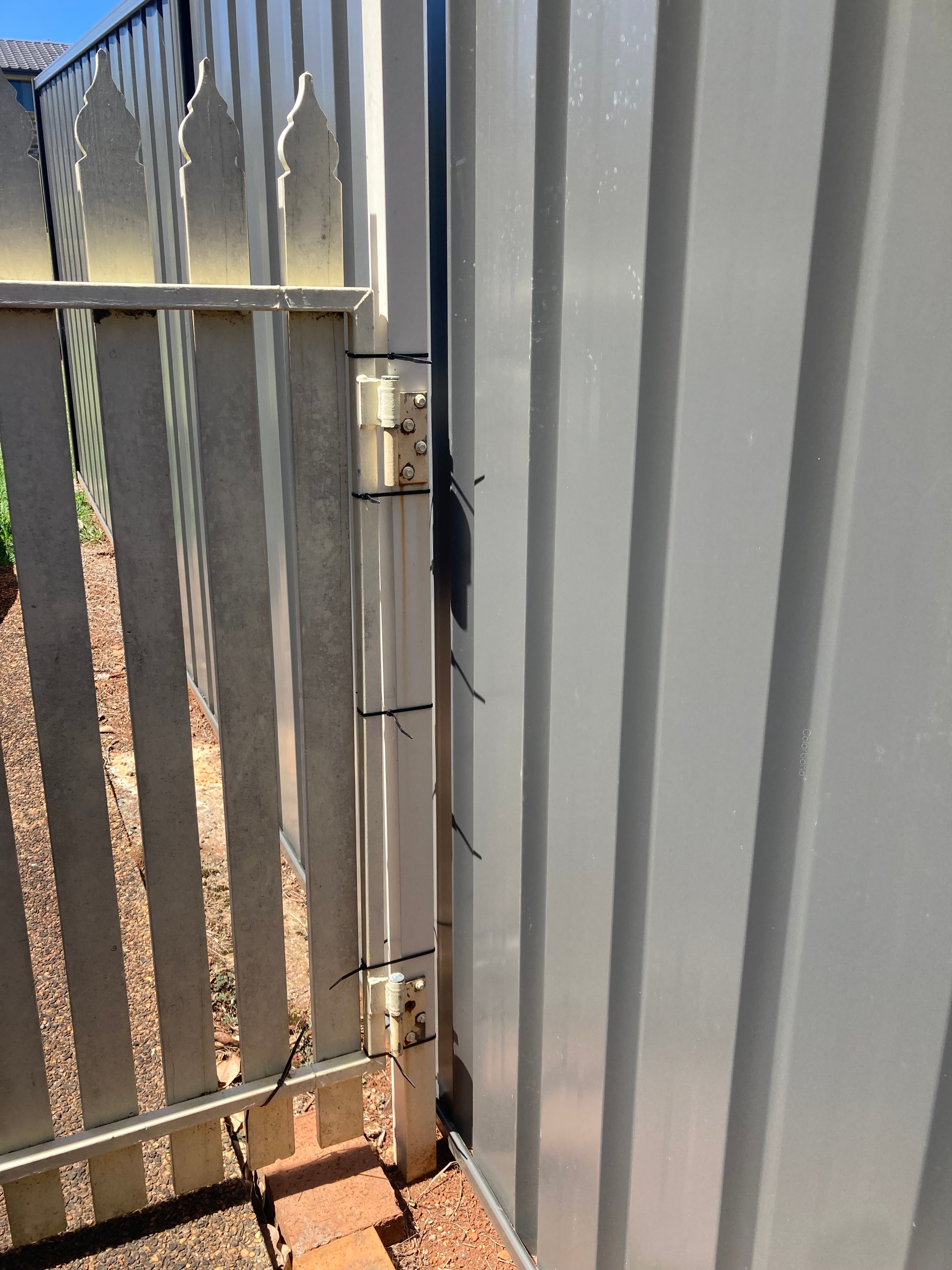 Solved How to fix gate with rusty hinges? Bunnings community