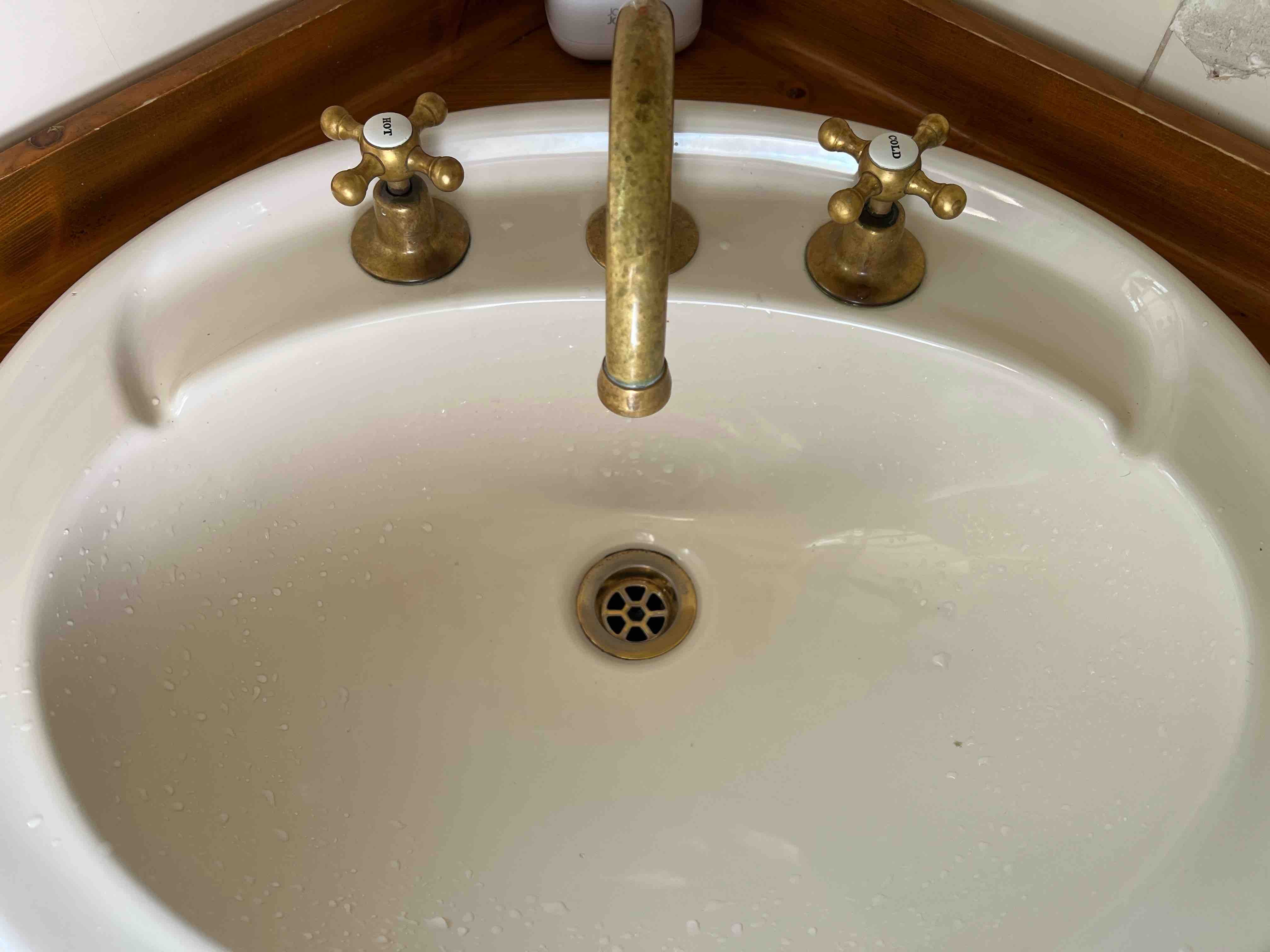 How to fix a leaking pipe under the sink... Bunnings community