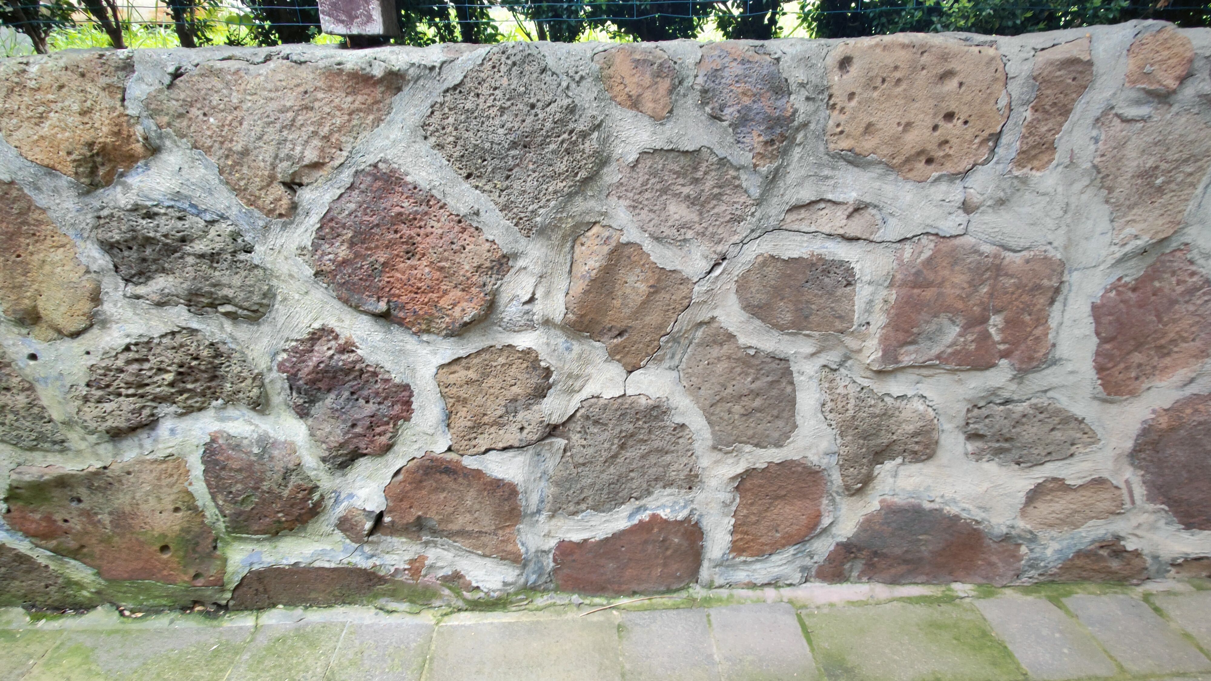 How to patch retaining rock wall and flo... Bunnings community