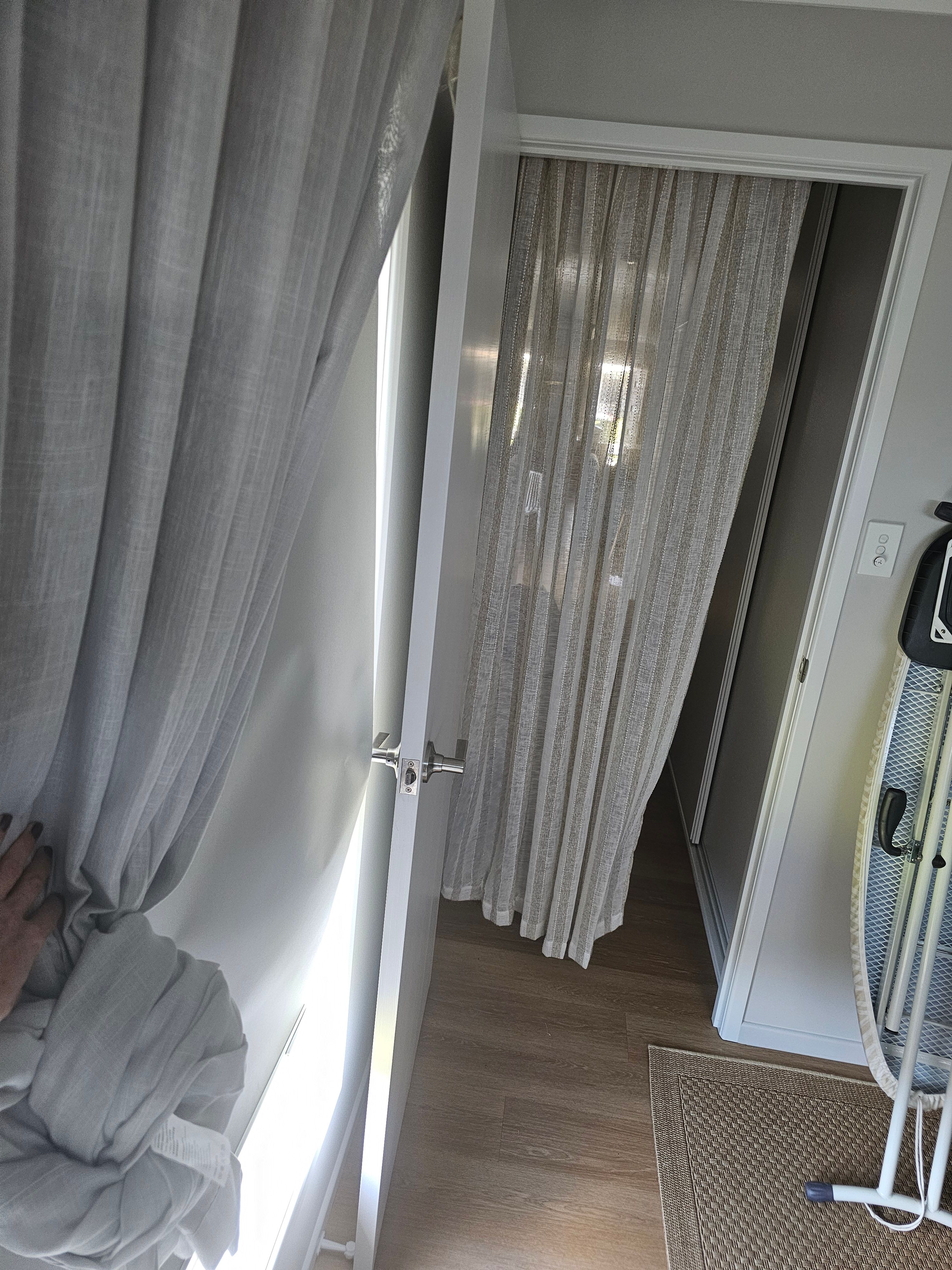 How to mount mirror on wall behind door? Bunnings community