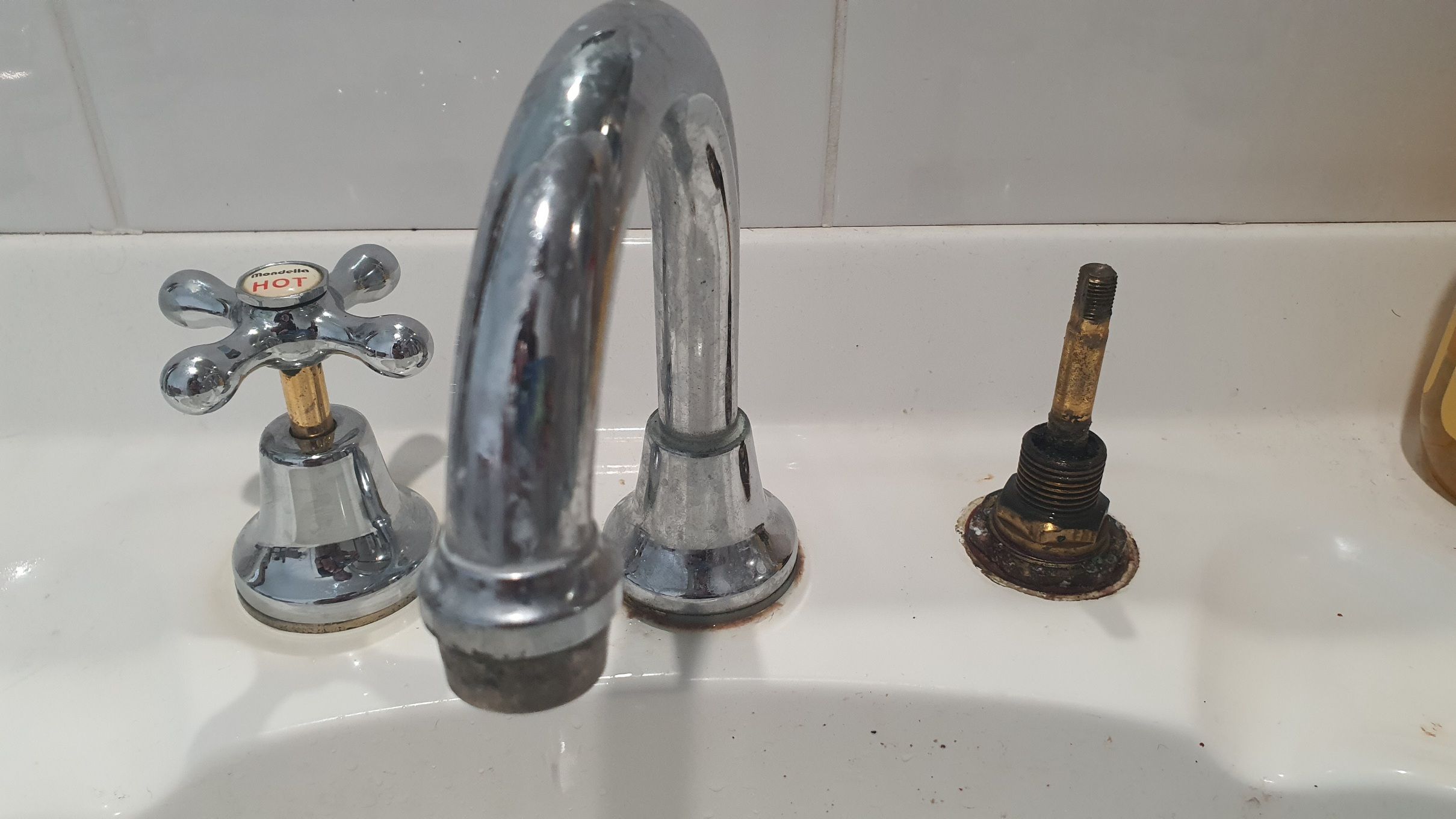 How to replace old basin tap spindle? Bunnings community