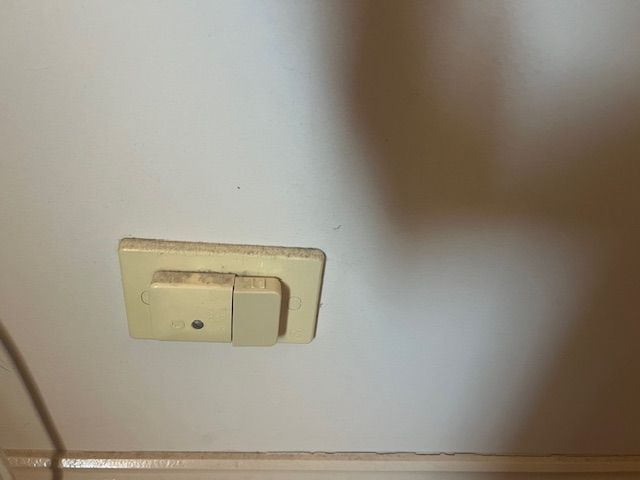 wall socket.jpg