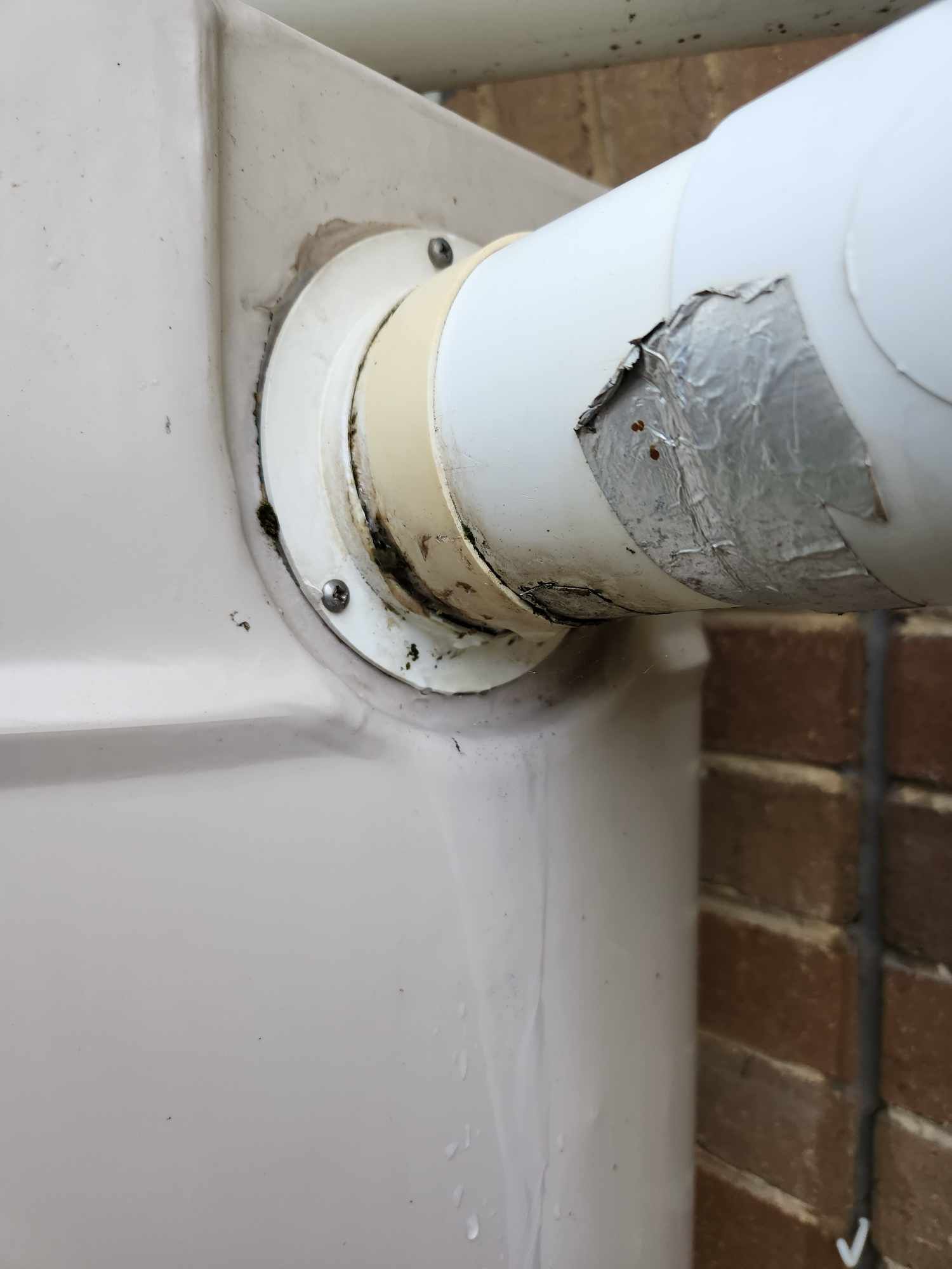 How to fix rainwater tank overflow leak? Bunnings community