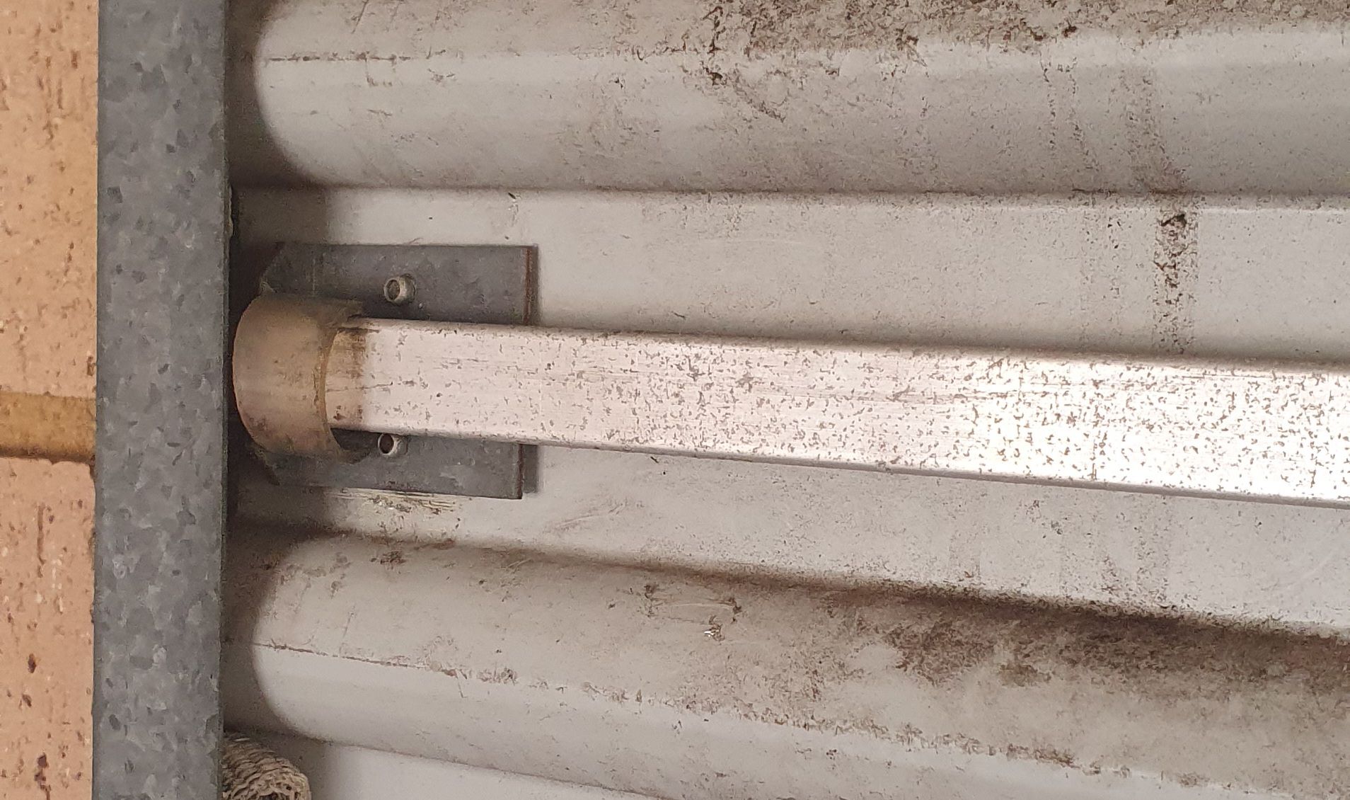 Solved How to fix garage door bracket? Bunnings community