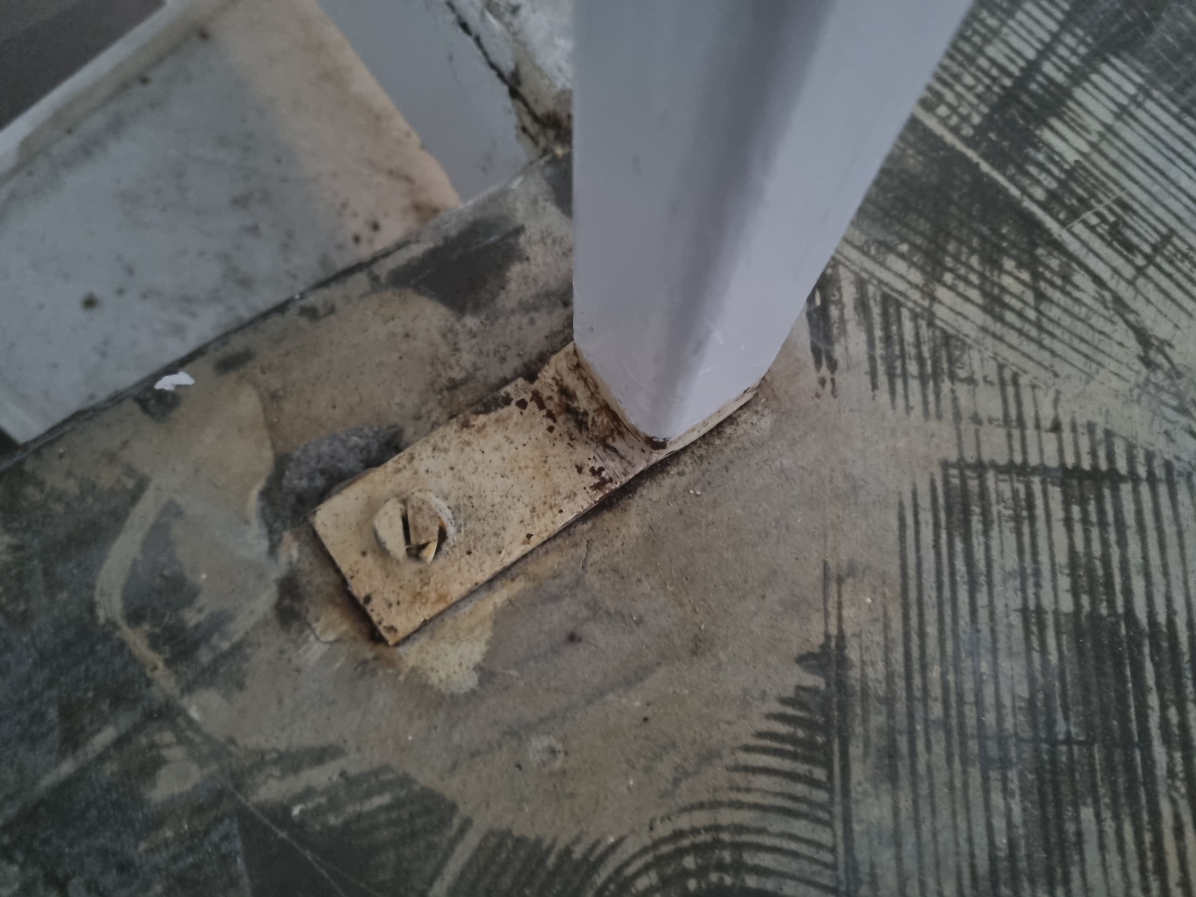 How to lay hybrid flooring around obstru... Bunnings community