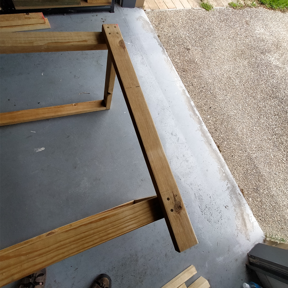 Step 3.6 Attach right leg.png