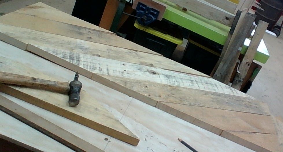 just putting the table top together....