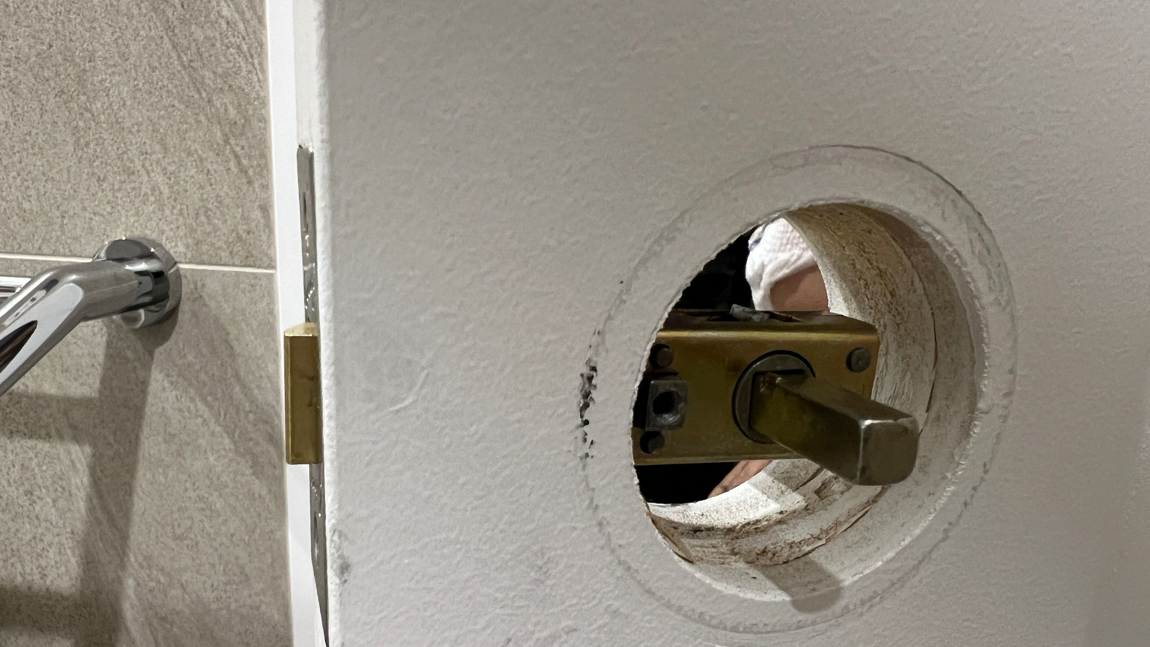 How to fix Gainsborough door latch? Bunnings community