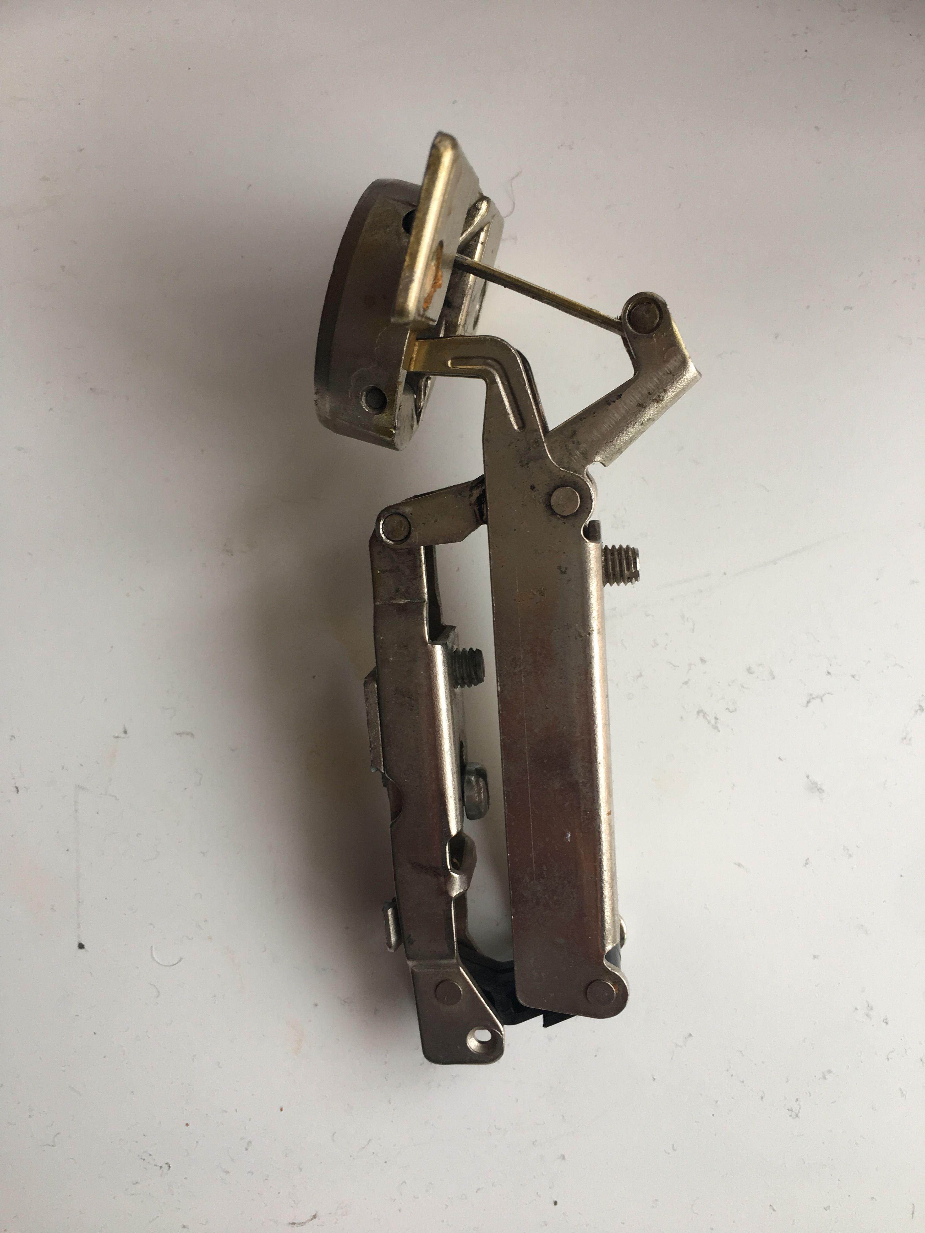 What hinge do I need to fix this corner Bunnings community