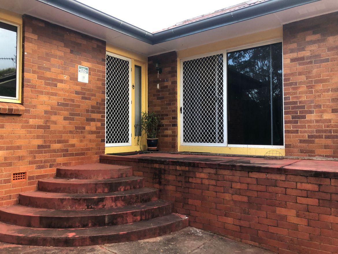 verandah before reno.JPG