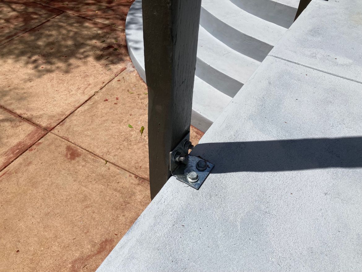 Inside post connection.jpeg