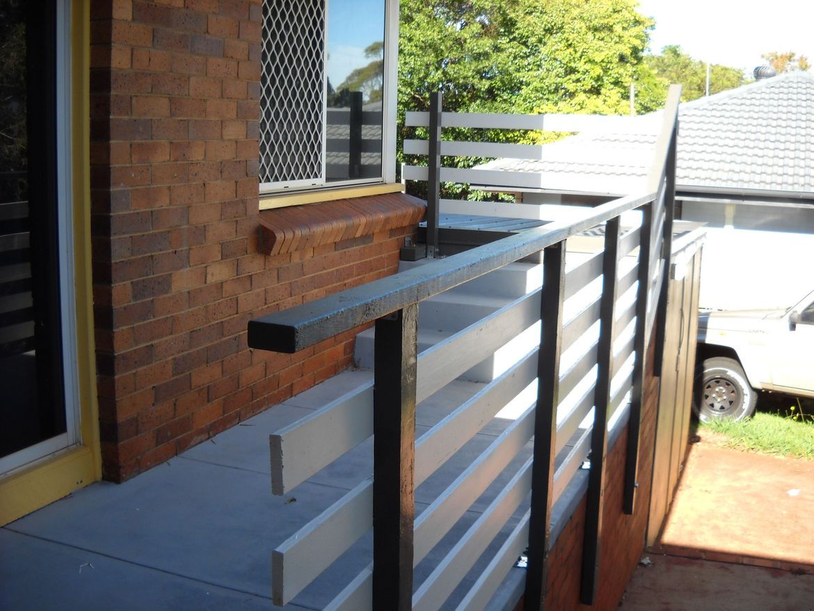 Front slats & rail .JPG
