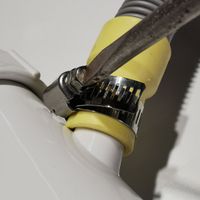 5.3 Tightening hose clamp.jpg