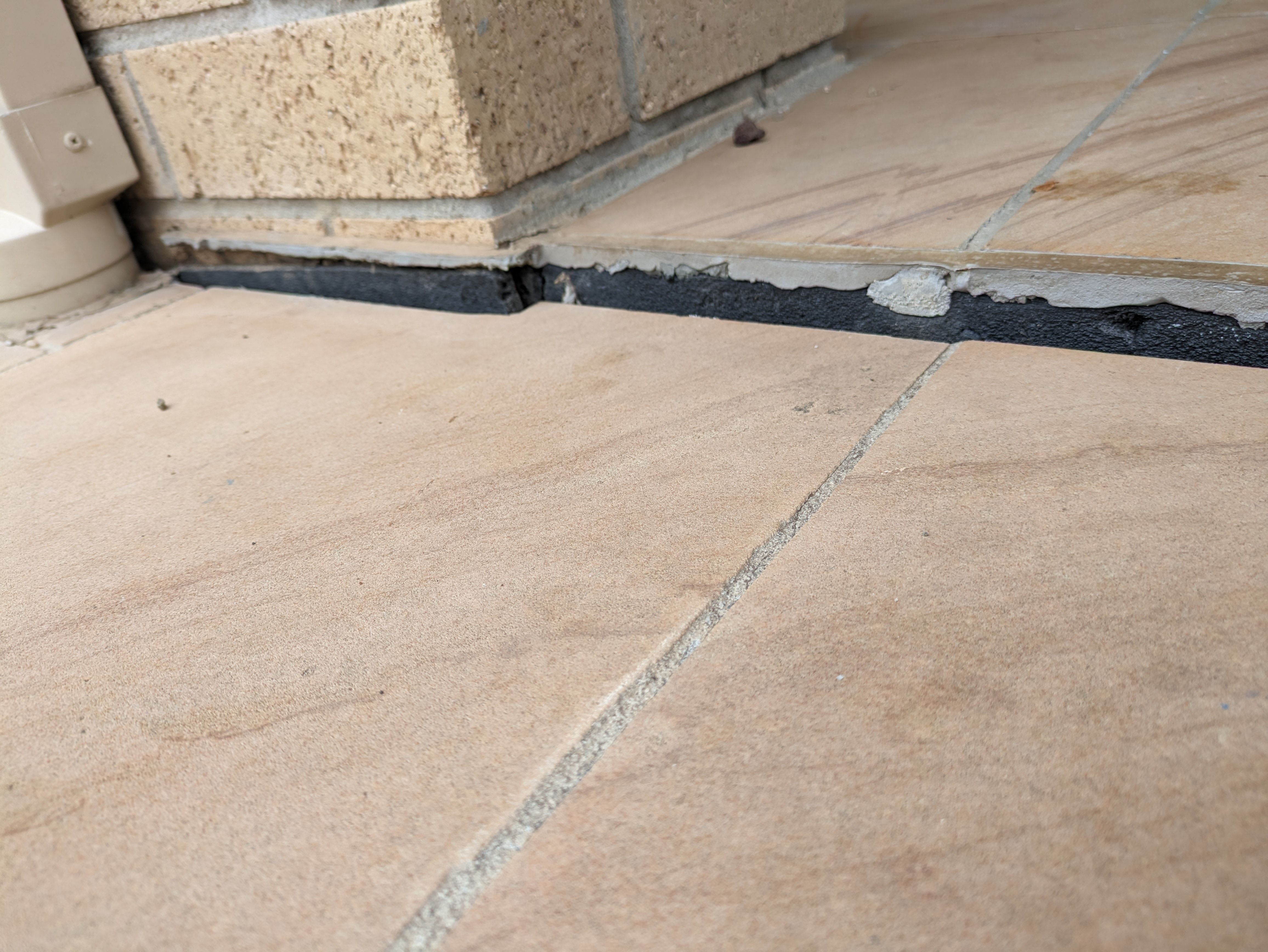 How to fix patio pavers sinking or risin... Bunnings community