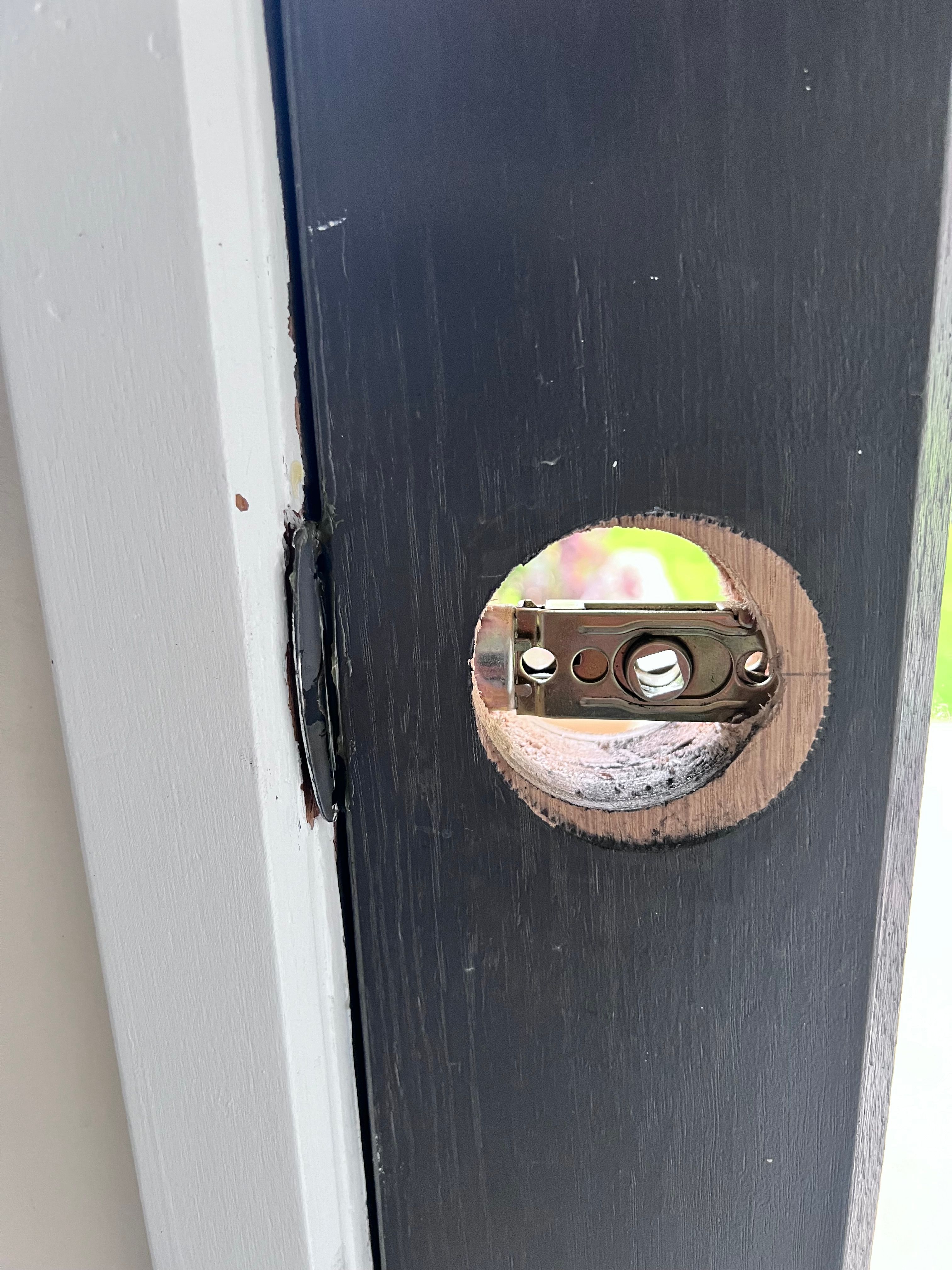 How to fix stuck door latch? Bunnings community