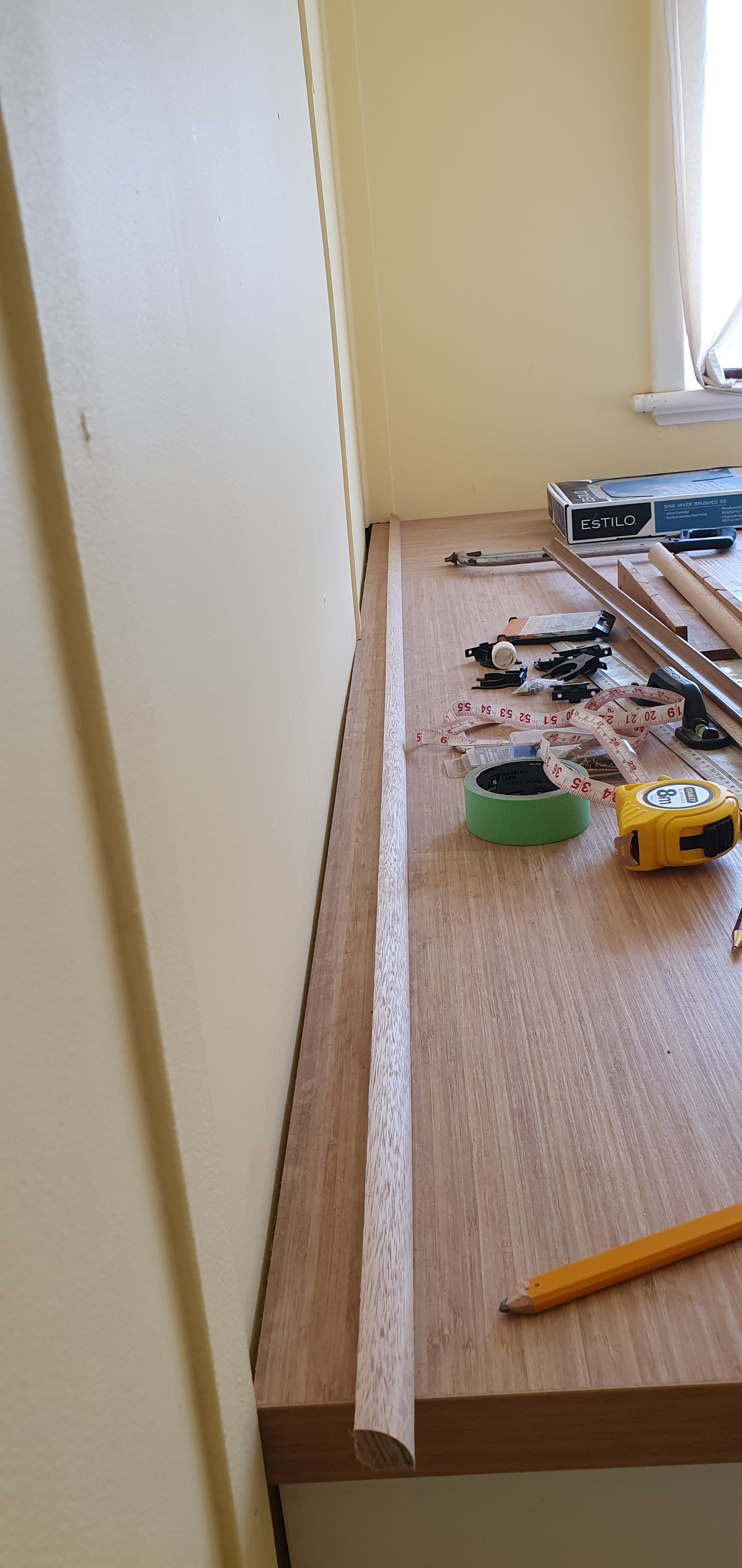 How to attach moulding to cover gap betw... Bunnings community