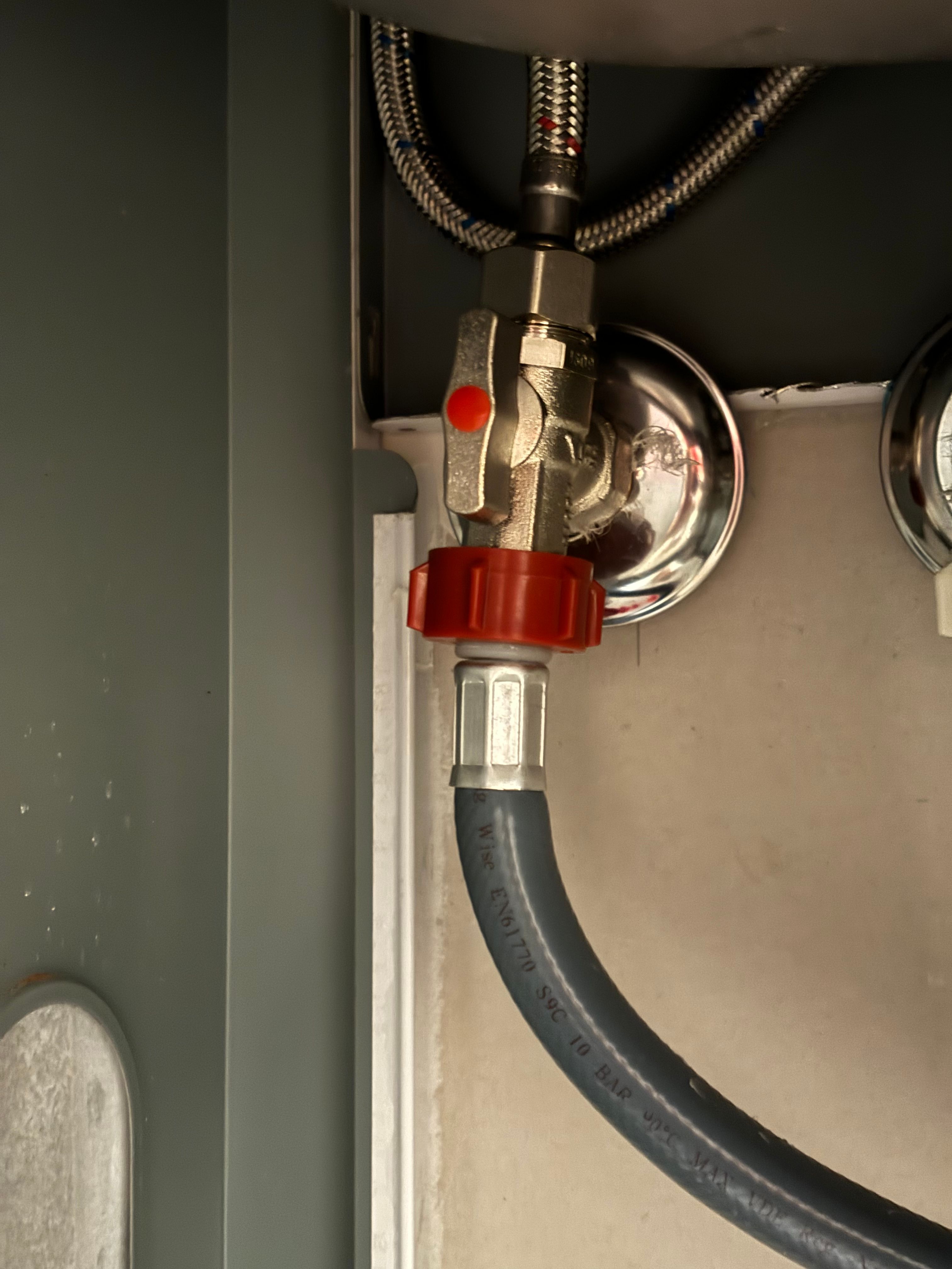 How to fix laundry tap leaking? Bunnings community