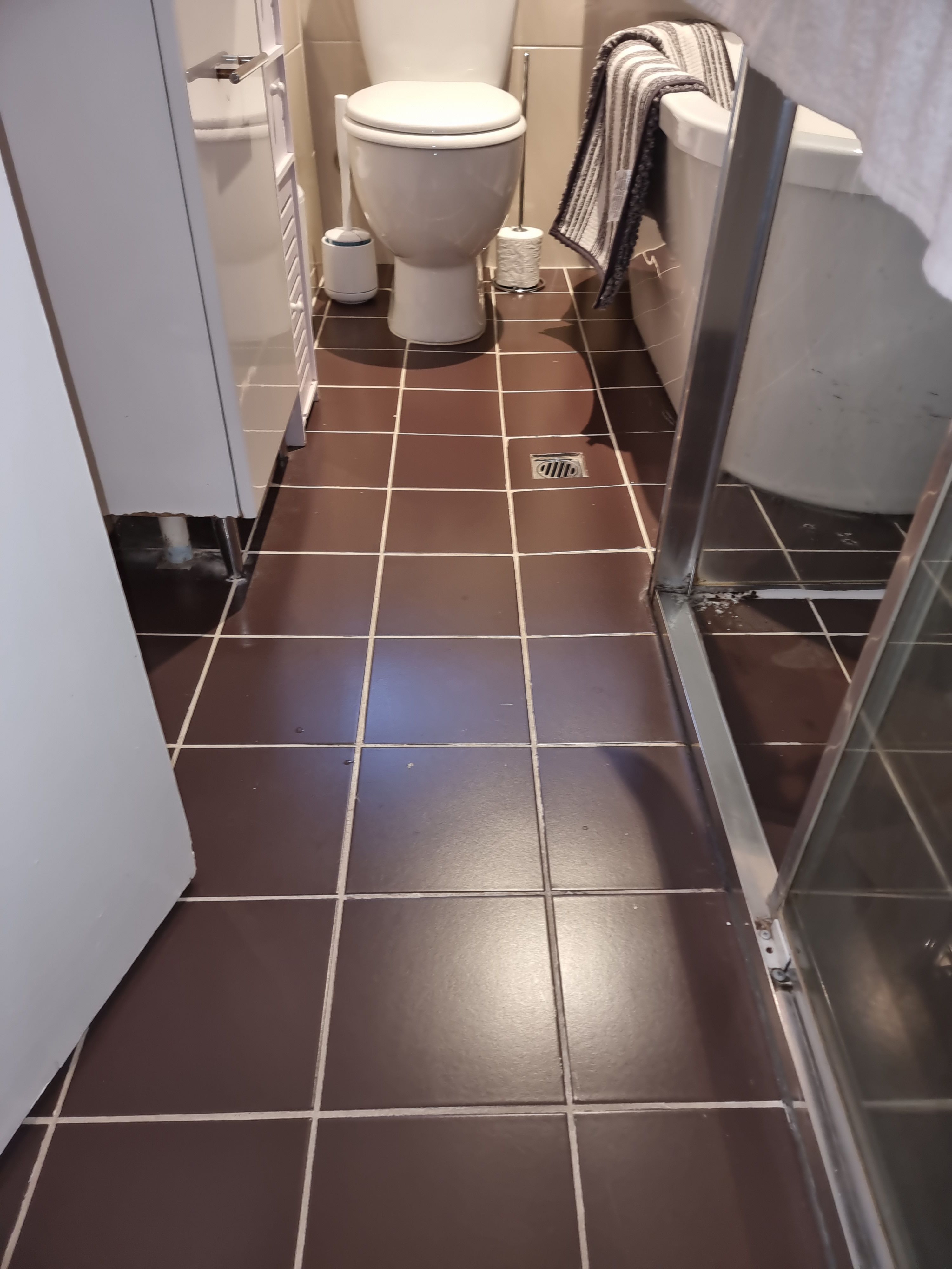 Can you install vinyl over tiles in the Bunnings community